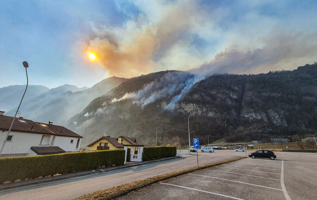 Incendio a Longarone e Fortogna