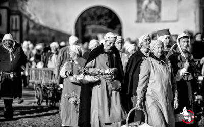 Medioevo in Fotogrammi: Uno Sguardo Intimo alla Vita Quotidiana del Passato